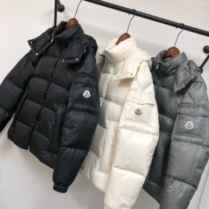 몽클레어 남성 패딩 1759136750